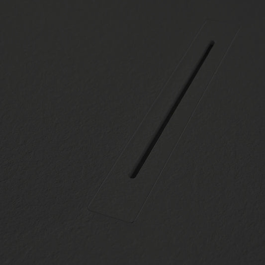 Nahaufnahme des verdeckten Ablaufs Mineralguss Duschwanne in Schwarz